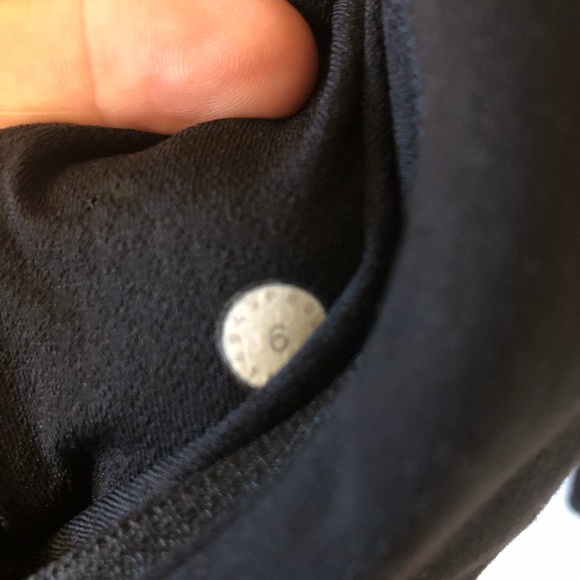 Lululemon Stride Jacket EUC Black in Size 6 - Picture 8 of 8